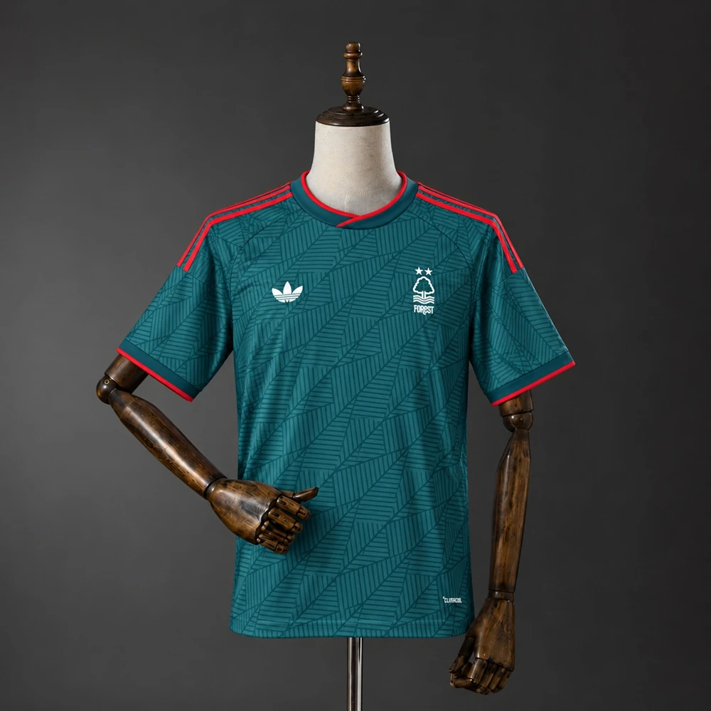 Nottingham Forest ユニフォーム 25/26 | Bota de Oro