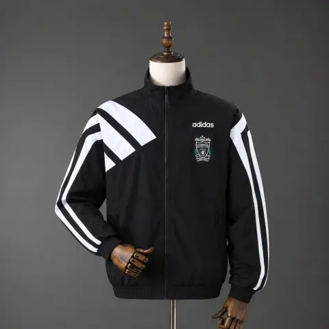Liverpool 95/96 Retro Black Full-Zip Jacket