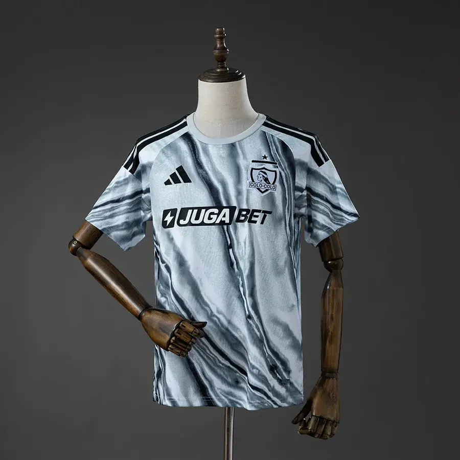 Camiseta especial del Colo Colo 26/27 con estampado de mármol - vista frontal