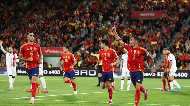 España mantiene el pleno: triunfo cómodo ante Georgia y liderato firme en el Grupo E