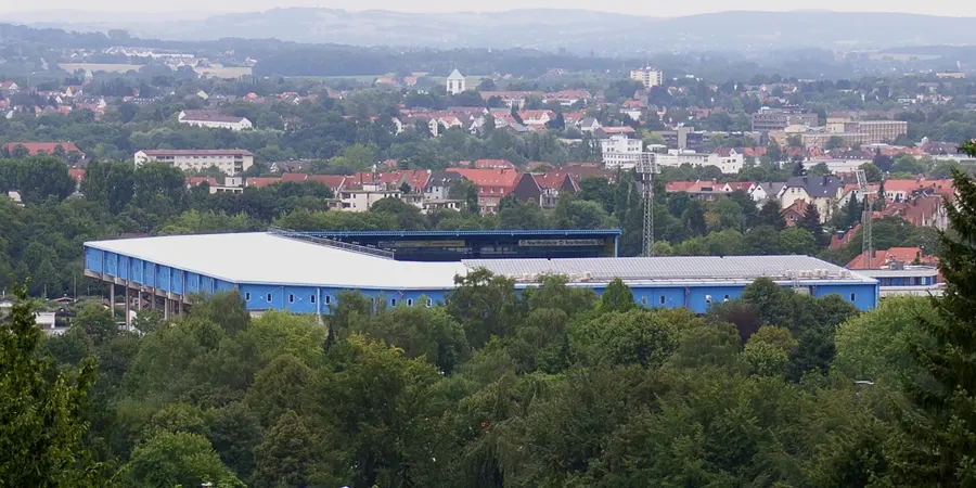 SchücoArena, Außenansicht vom 16. August 2006. Archivfoto, keine Aufnahme vom Spiel 2026.