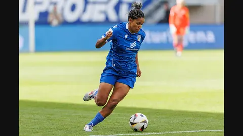 Josephine Bonsu · Carl Zeiss Jena – VfL Wolfsburg · Foto de archivo, 2024-09-14.