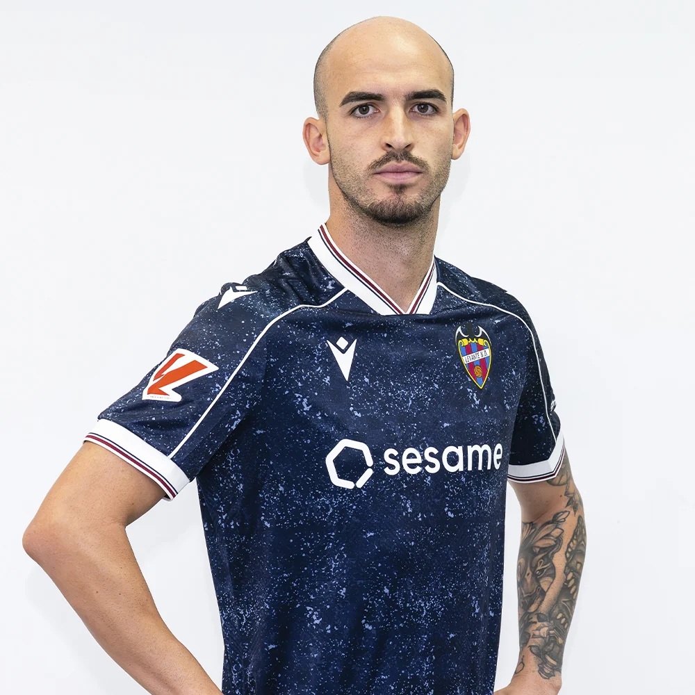 Redaktionelles Foto 2 — Levante UD 2026/27
