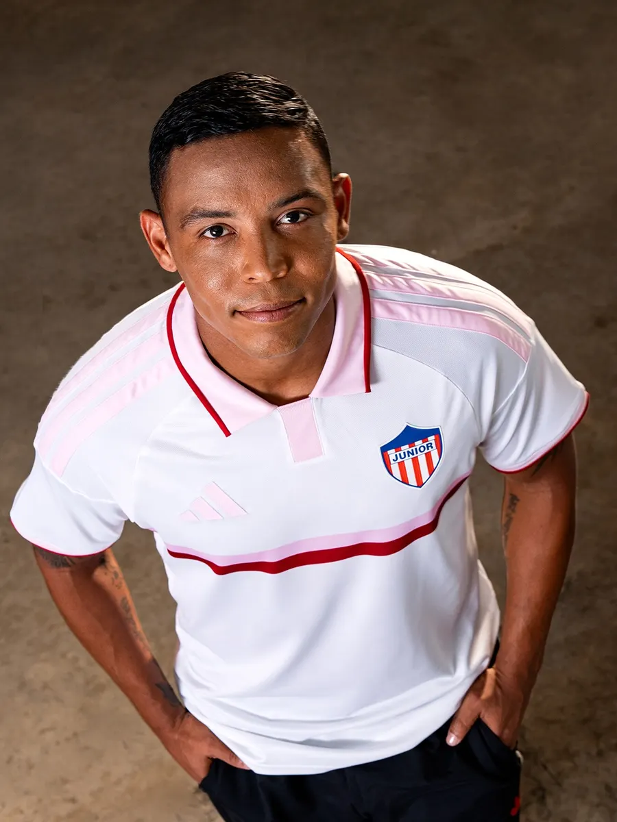 Junior 2026: white, pink and cayena on the alternative shirt
