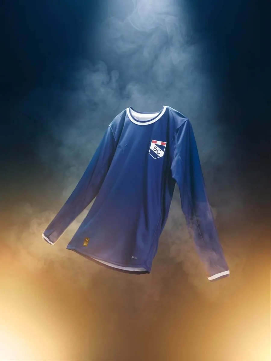 Sporting Cristal 2026: a blue long-sleeved special edition