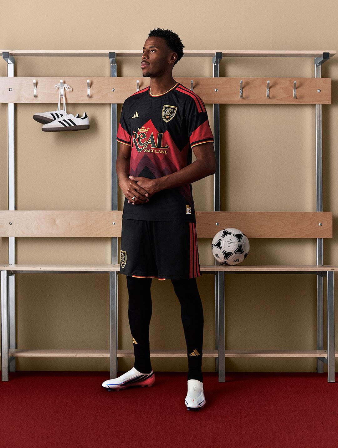 Editorial photograph 14 — MLS 2026
