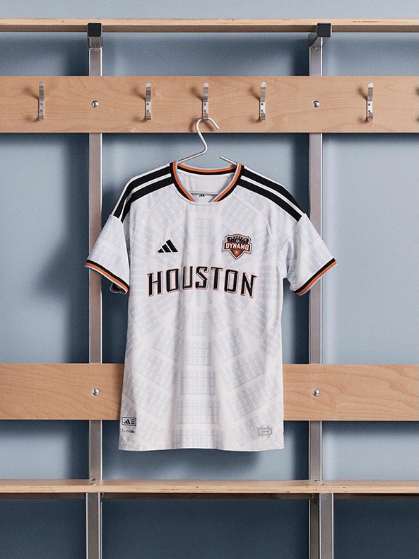 Editorial photograph 5 — MLS 2026