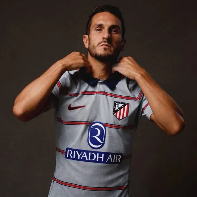 Atlético 2026/27: red and blue lines on grey