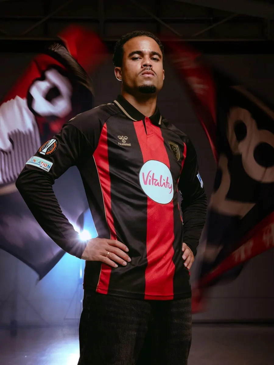 Bournemouth Europa 2026/27: rosso, nero e dettagli dorati