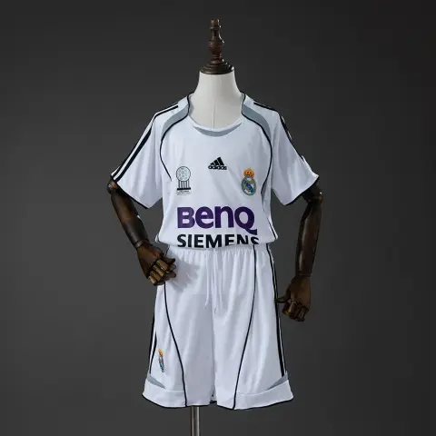 Completo Real Madrid Prima Divisa 06/07 Retro Bambino
