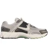 Nike Air Zoom Vomero 5 Brown Running Shoes - Grey/Black