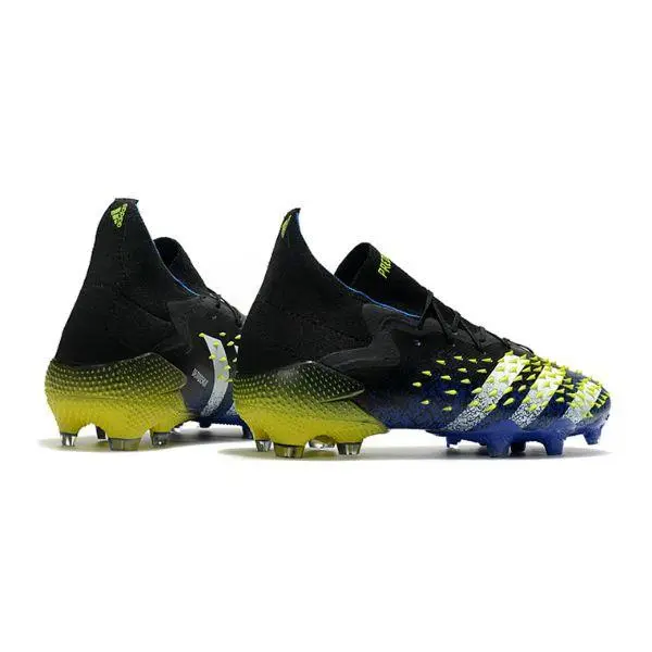 Chuteira Campo FG Adidas Predator Freak.1 Preta e Branca