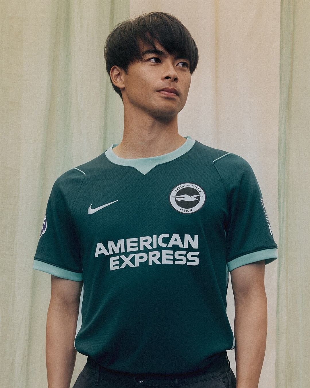 Brighton 2026/27: the coastal landscape inspires the third shirt — Kit details.