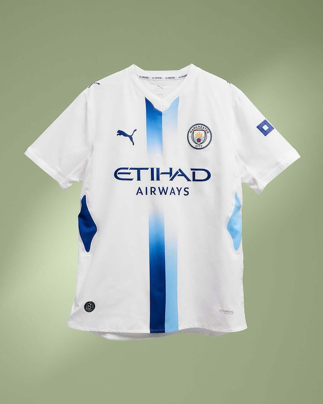 Manchester City 2026/27: a third shirt chosen by supporters — View of the kit.