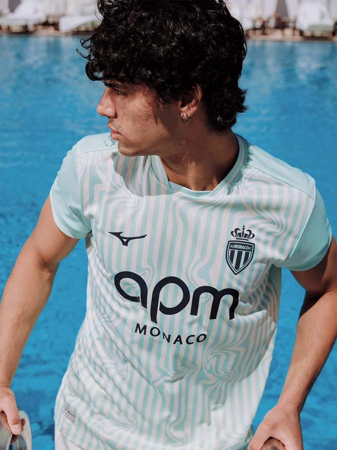 Monaco 2026/27: mint green and flowing lines on the third shirt — View of the kit.