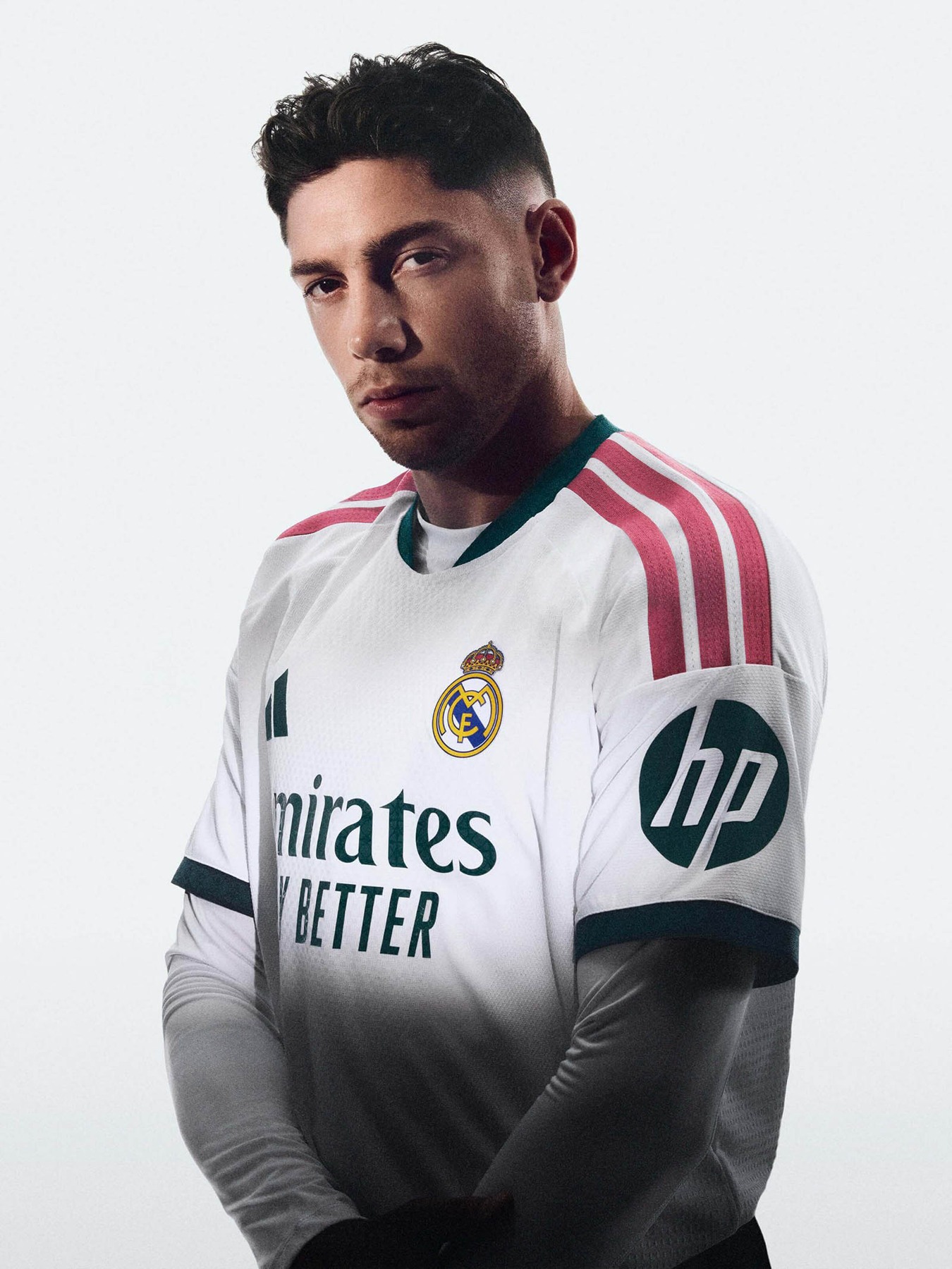 Real Madrid 2026/27: white, dark green and pink — View of the kit.