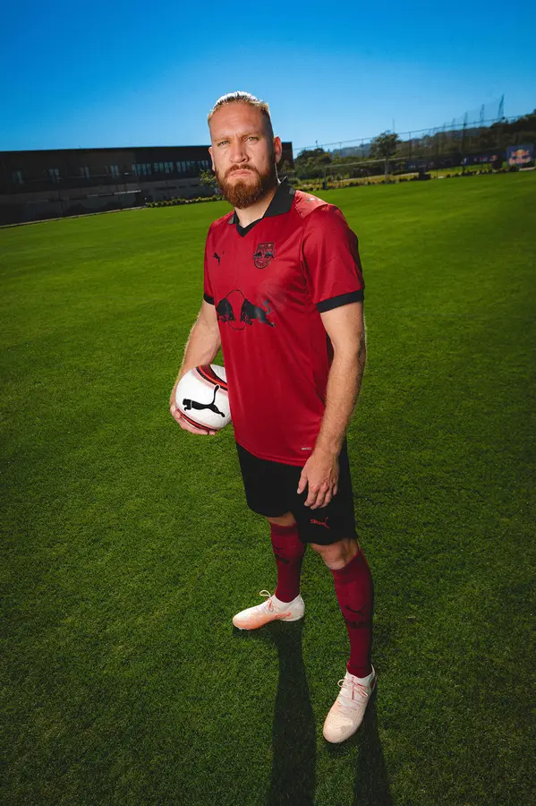 Bragantino 2026/27: wine and black for the third kit · 5