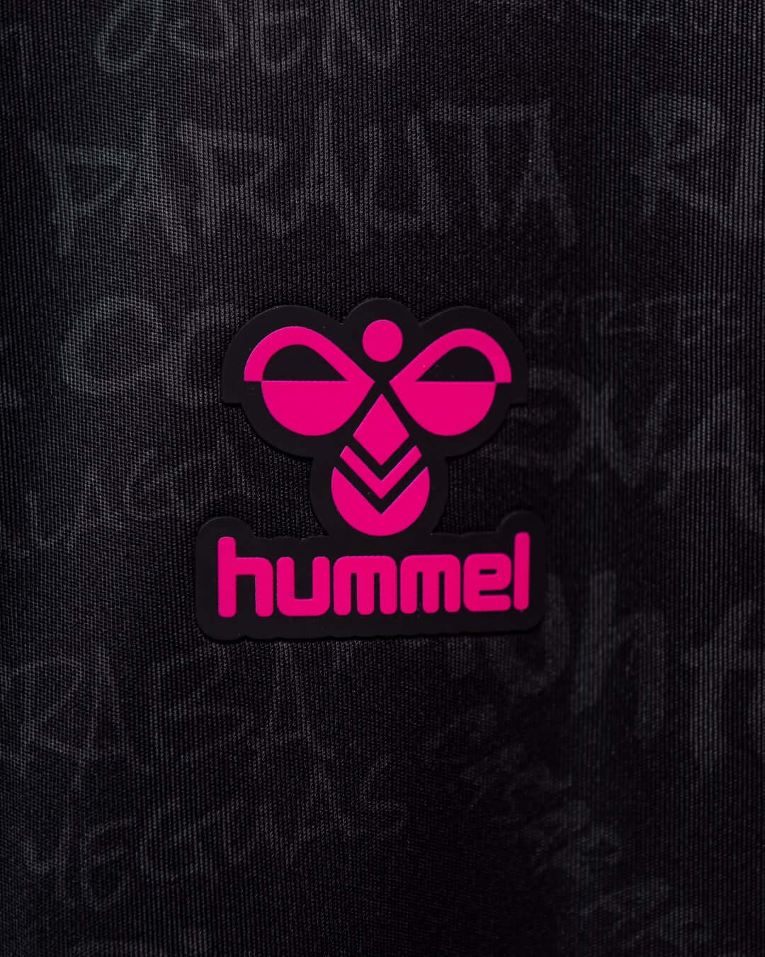 Málaga 2026/27: Detail der Marke hummel