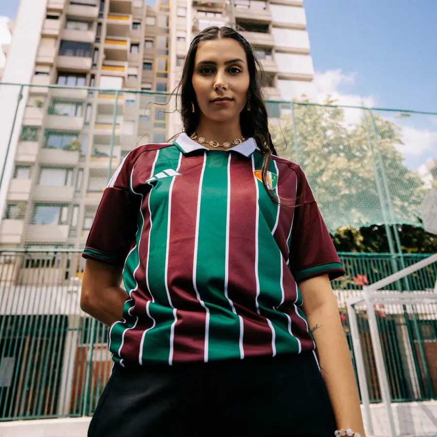 Estrela 2026/27: coloured stripes and a white alternative · 2