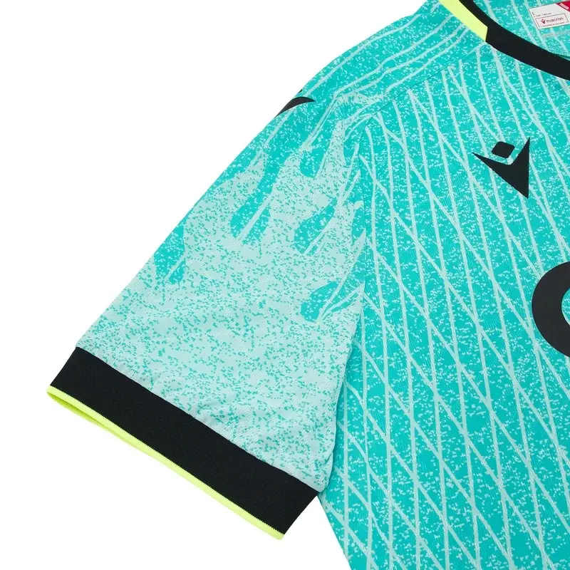 Standard 2026/27: three colours, three approaches to kit design · 21