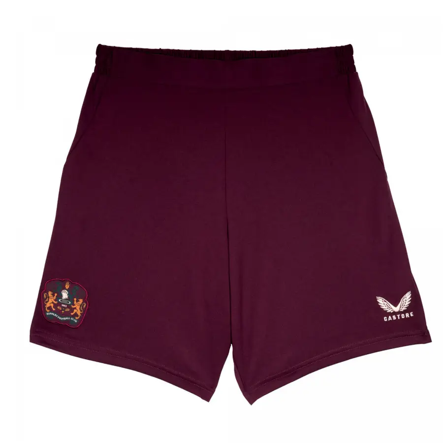 Burnley 2026/27: cream and fine lines on the away shirt · 6