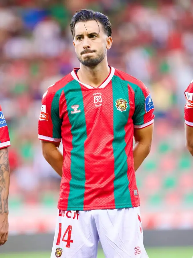 Marítimo 2026/27: red and green with visible texture · 2