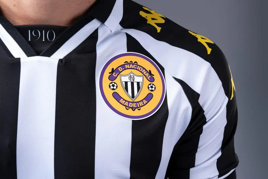Nacional da Madeira 2026/27: black and white stripes with Kappa · 2