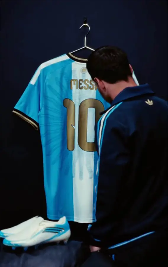 Argentina and Messi: sky blue, white and gold details · 7