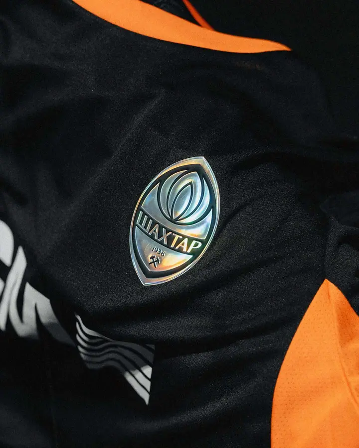 Shakhtar 2026/27: black and orange on the third kit · 2
