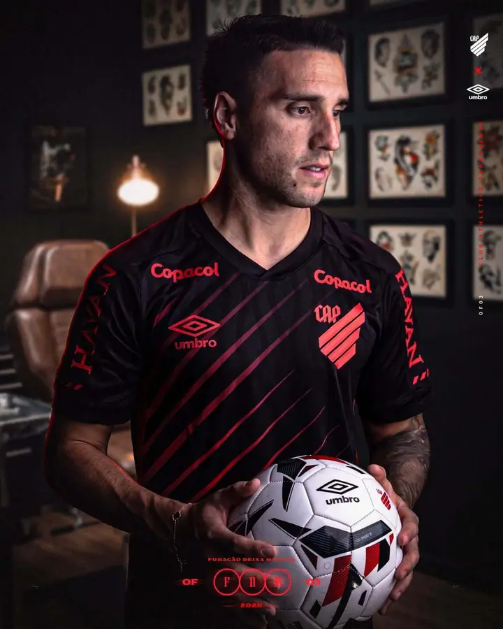 Athletico 2026: red diagonals on the third shirt · 7
