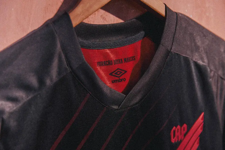 Athletico 2026: red diagonals on the third shirt · 5