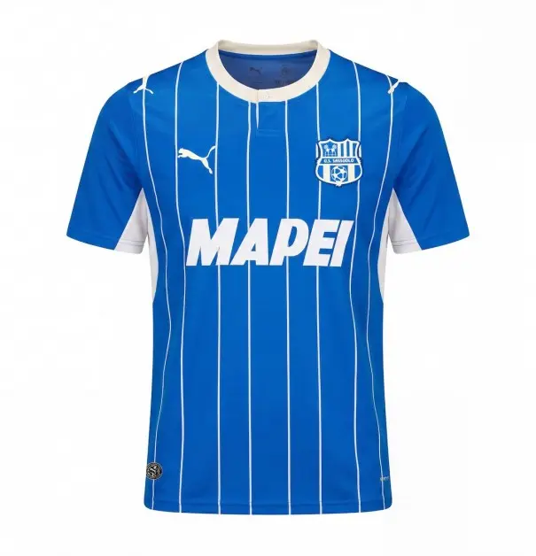 Sassuolo 2026/27: blu e linee bianche sulla terza maglia · foto di presentazione