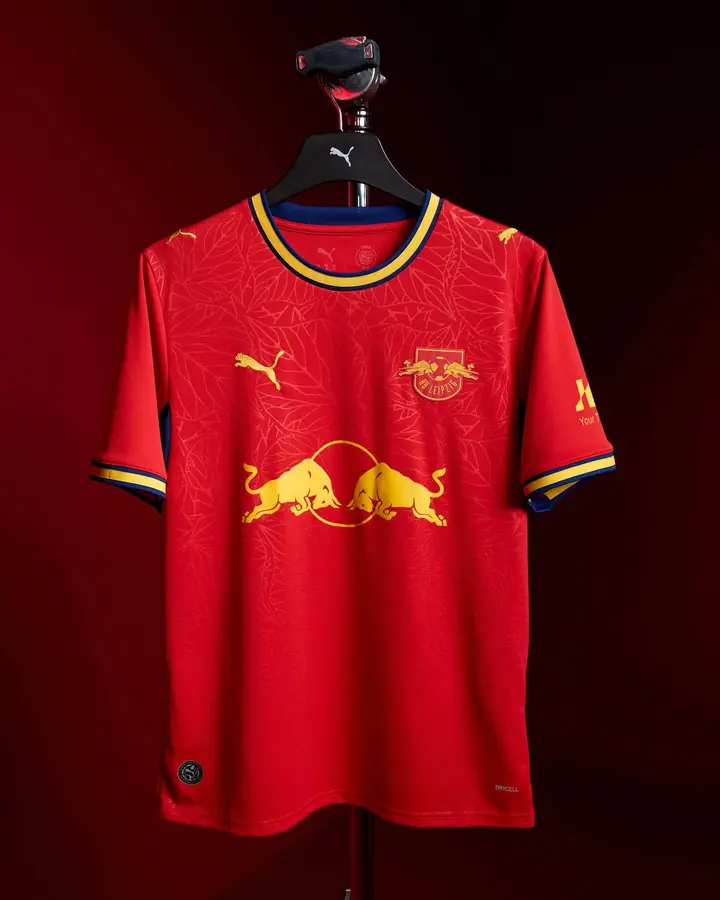 RB Leipzig 2026/27: away shirt · presentation photographs