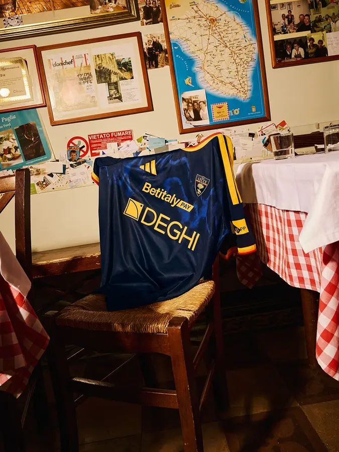 Lecce 2026/27: third shirt · 3