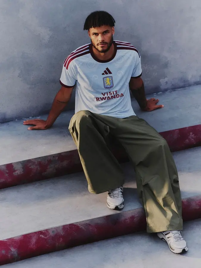 Aston Villa 2026/27: third shirt · 5