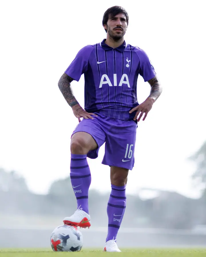 Tottenham 2026/27: third shirt · 5