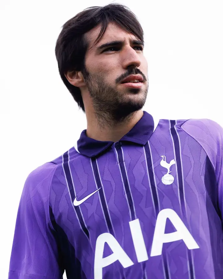 Tottenham 2026/27: third shirt · presentation photographs