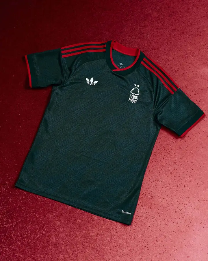 Nottingham Forest 2026/27: Auswärtstrikot · 8