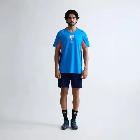 India 2026/27: azul y naranja en la camiseta de Nivia — Foto: material de prensa / Indian Football.